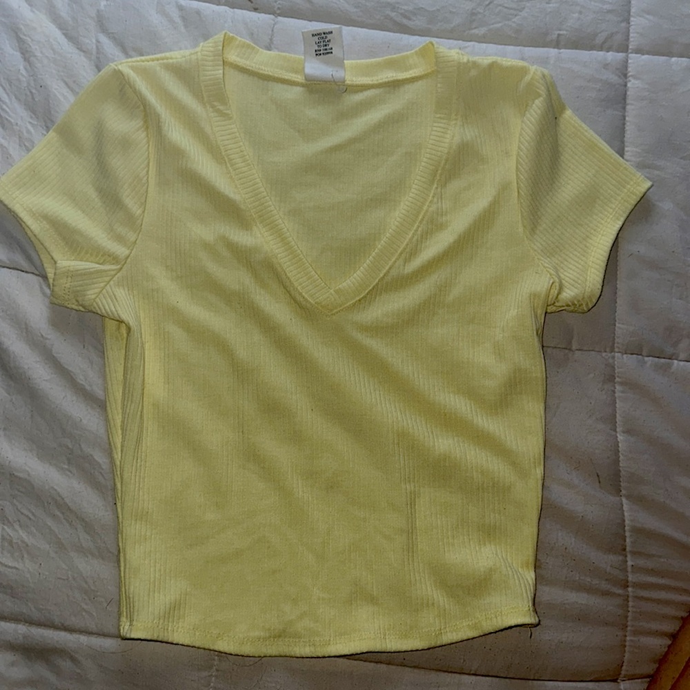 Cropped yellow shirt